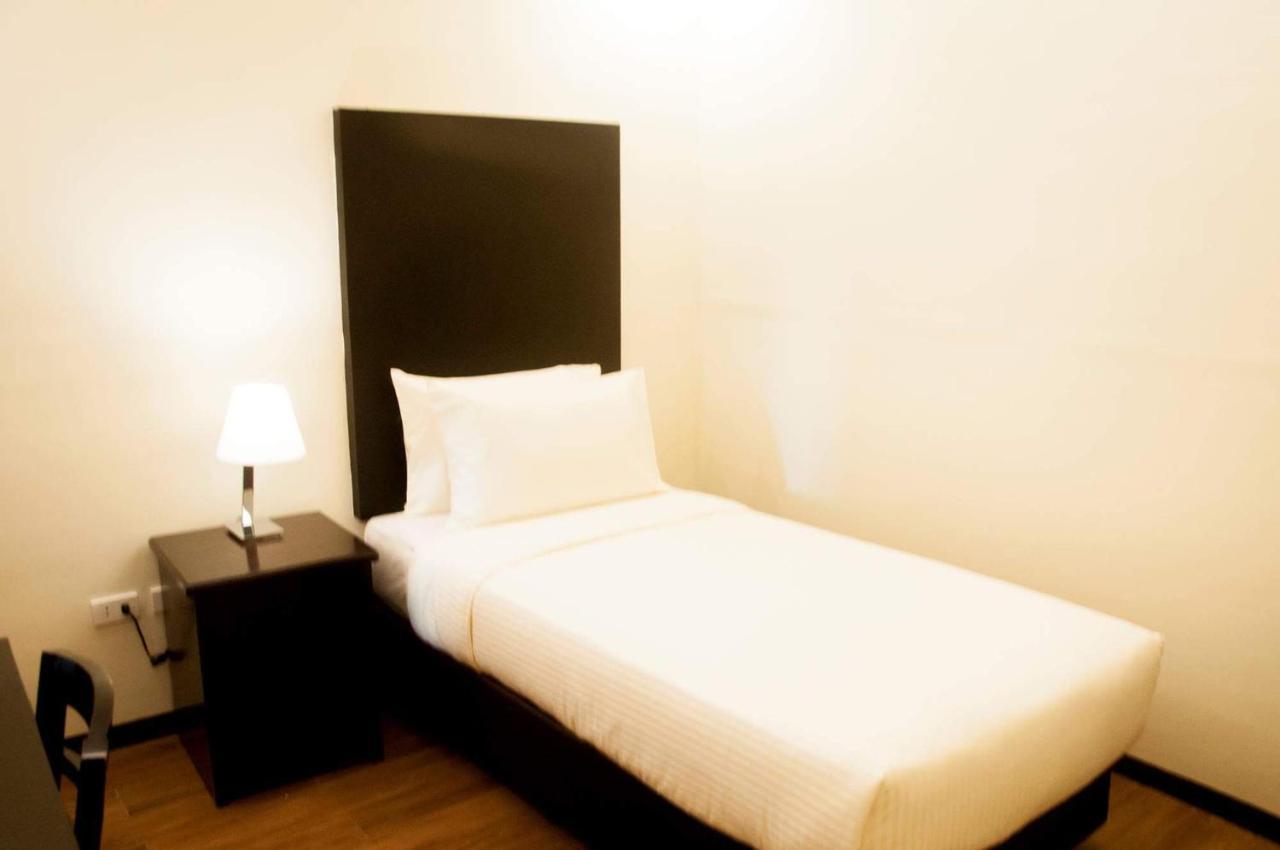 Pina Suites Ормок Екстериор снимка