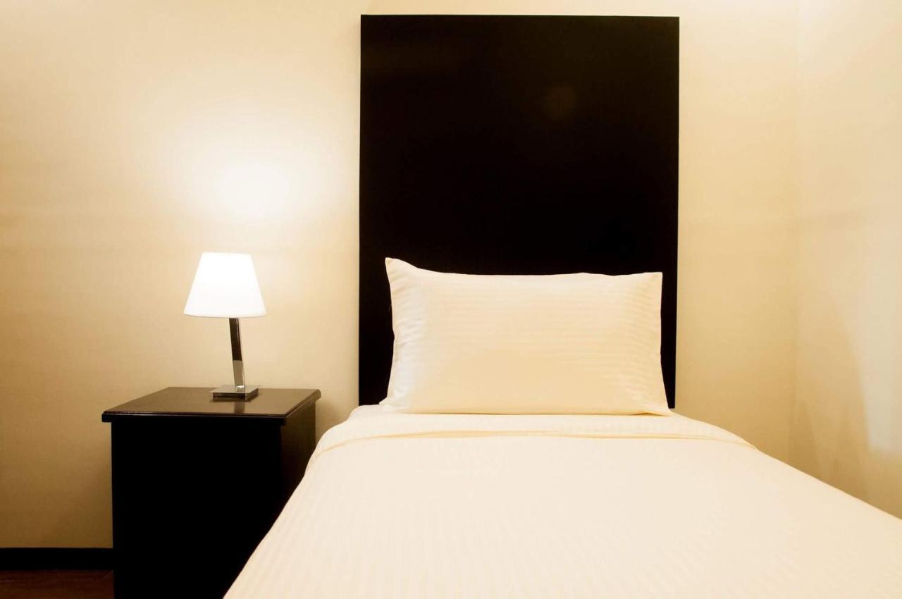 Pina Suites Ормок Екстериор снимка