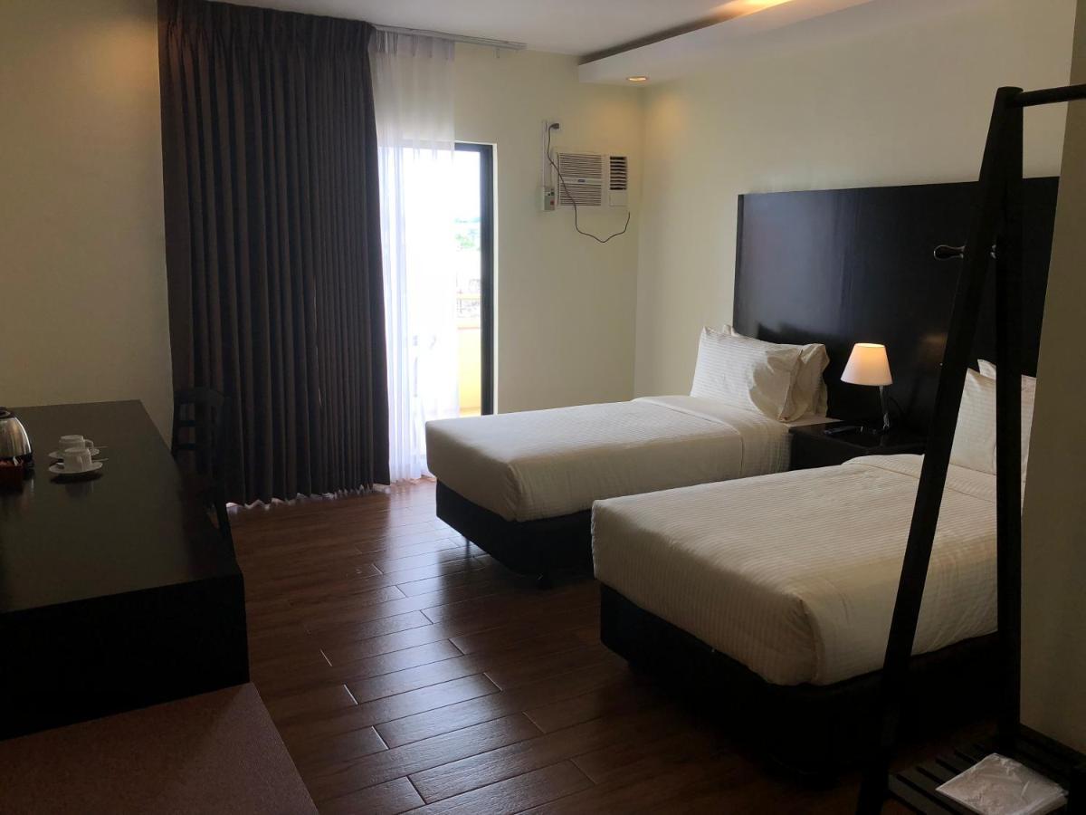 Pina Suites Ормок Екстериор снимка