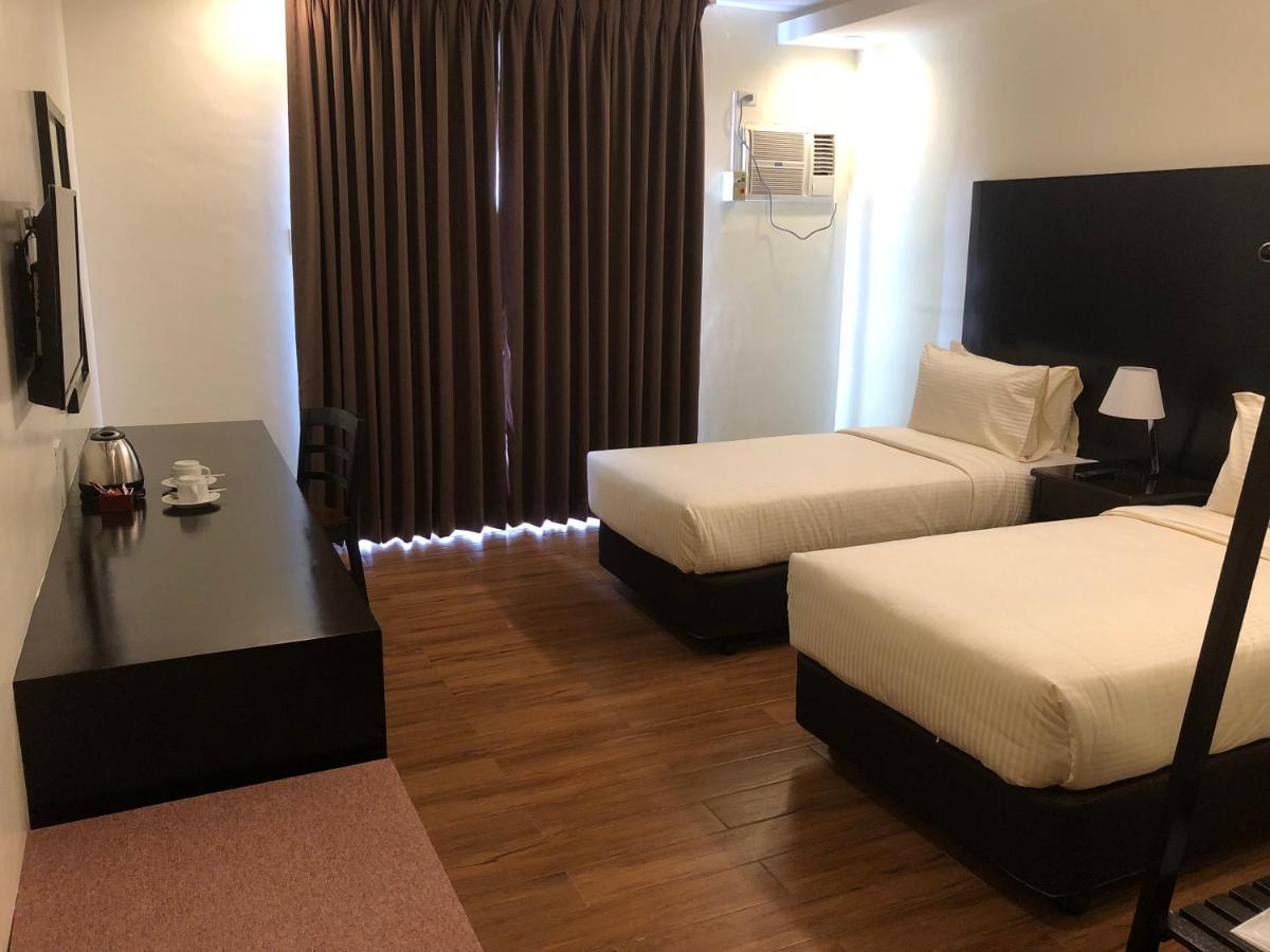 Pina Suites Ормок Екстериор снимка