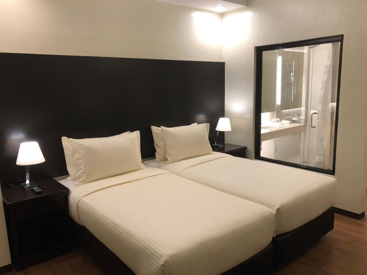 Pina Suites Ормок Екстериор снимка